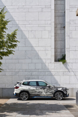 BMW x STÄDEL Museum BMW iX1 